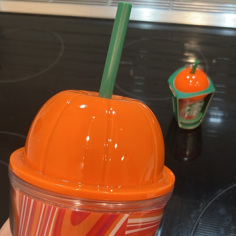 Starbucks PSL European pumpkin spice latte tumbler with straw and keychain NWT - Picture 3 of 3